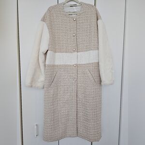 Beige & White Tweed Coat with Faux Fur Sleeves – Oversized M – New